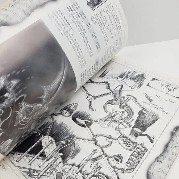 H.P. Lovecraft's World of Cthulhu Call RPG Magazine Issue #1 Pegasus August 2004 - Picture 7 of 9